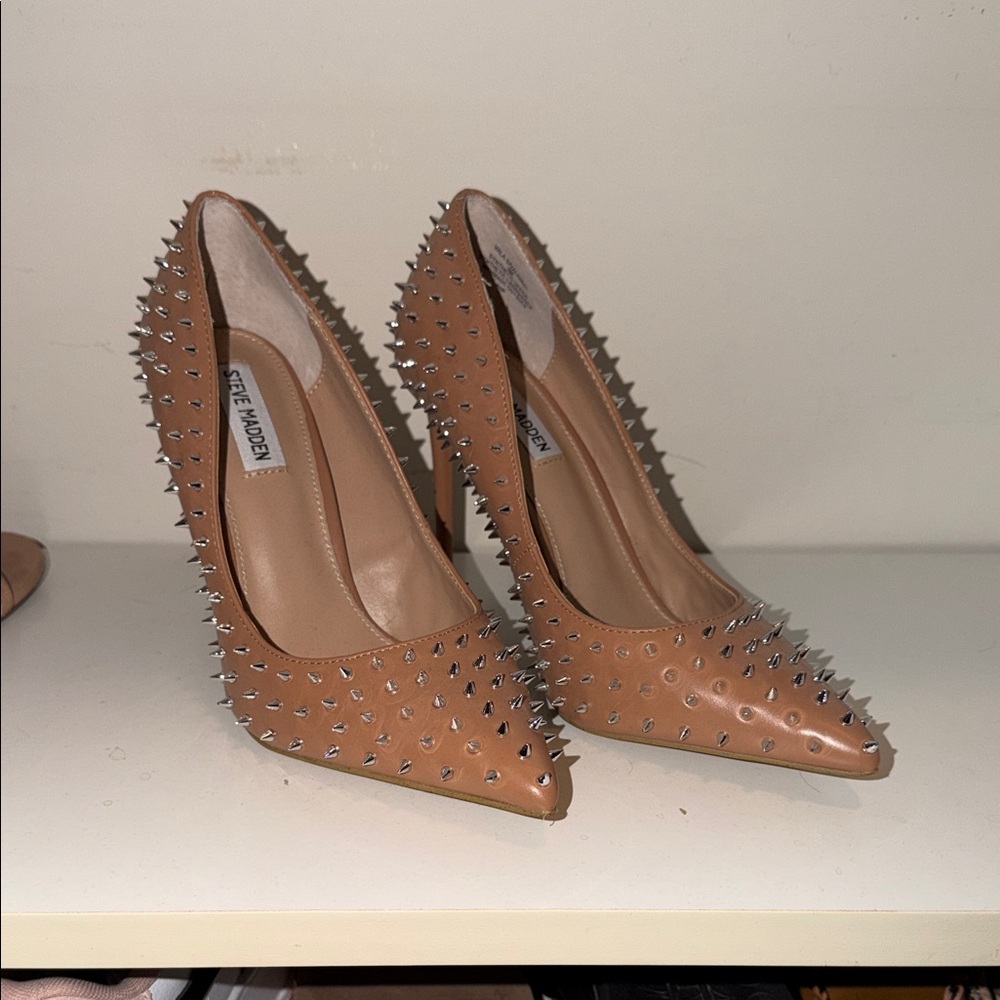 Steve Madden Nude/Tan Spike-Studded Pointed Toe Pumps